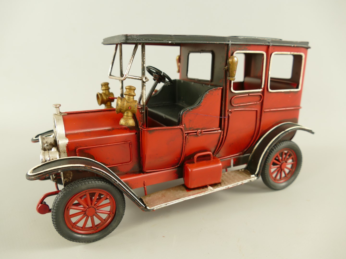 *ANG. Auto Antik Eisen rot/schwarz L.26x15cm