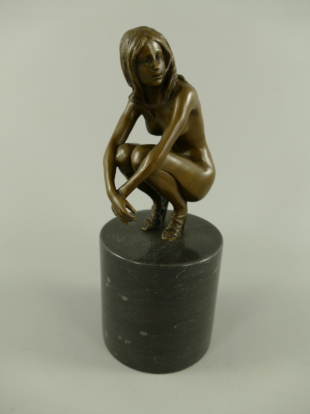 *A? Bronze Figur Frau H.27x11cm