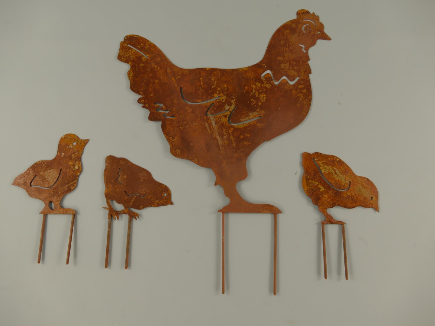 Steker S/4 Eisen röstig farbig H.48cm