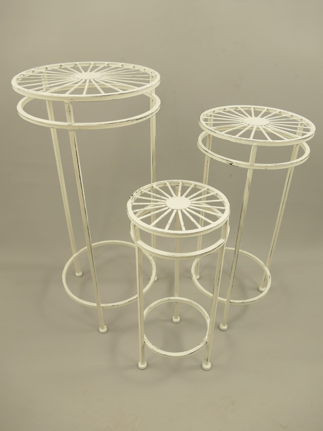 ?? Tisch Eisen Rund rustikal weiss Set/3 H.46-66cm