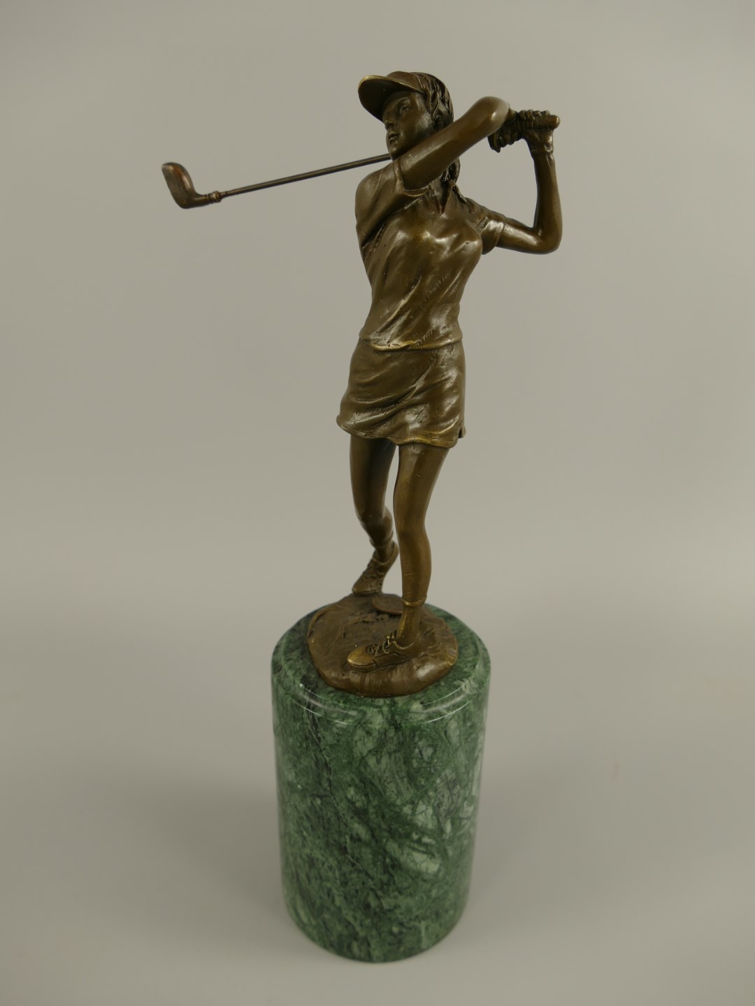 Figur Bronze GOLFSPIELERIN H.28x12cm