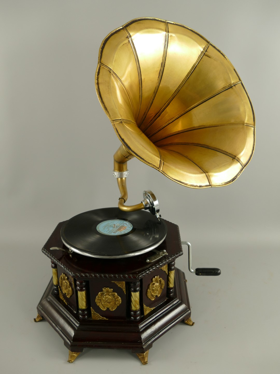 Grammophon Holz braun achteckig(Deko) H.66cm