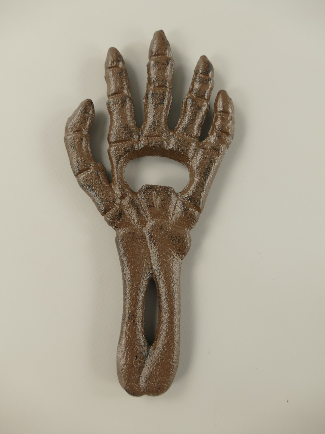 Flaschenöffner Hand Eisen  L.17cm P/St.