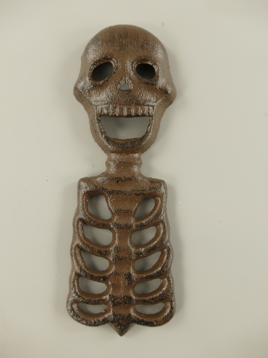 Flaschenöffner Skelett Eisen L.18cm P/St.