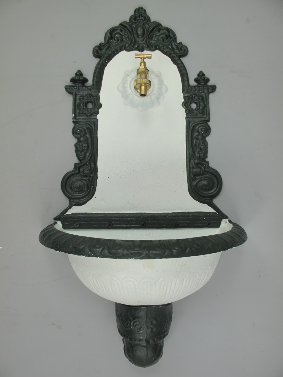 *ANG. Wandbrunnen Gußeisen Grun-Weiss H.75x45cm