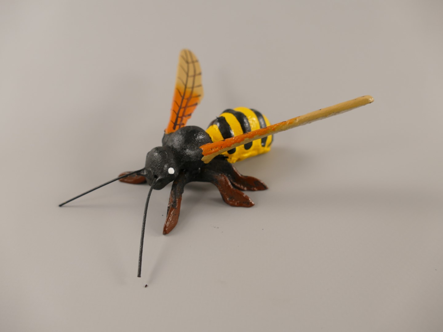 Biene Eisen farbig L.12cm