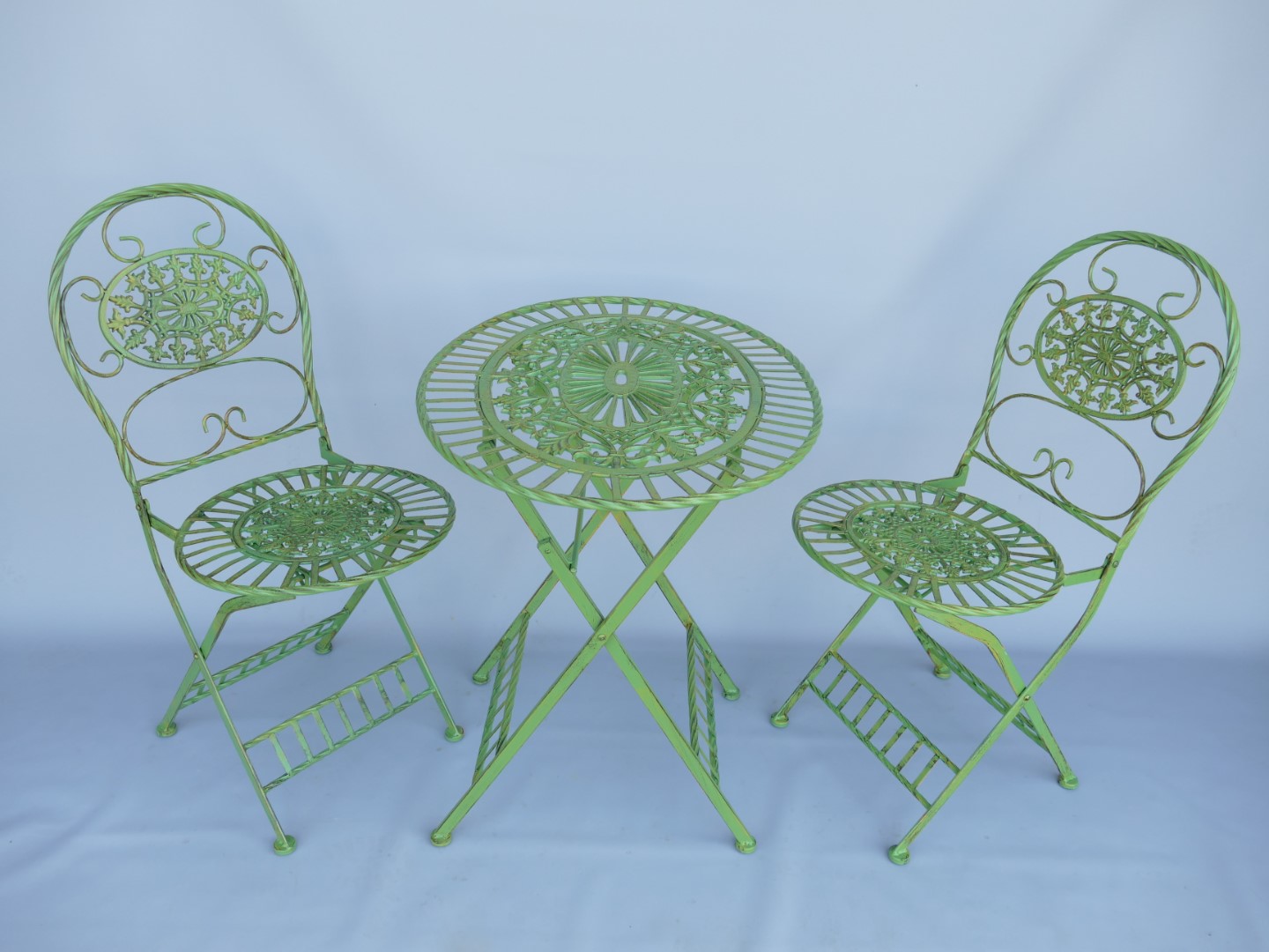 (*)*NT 2xStuhl/Tisch OVAL Gußeisen grün farbig SET