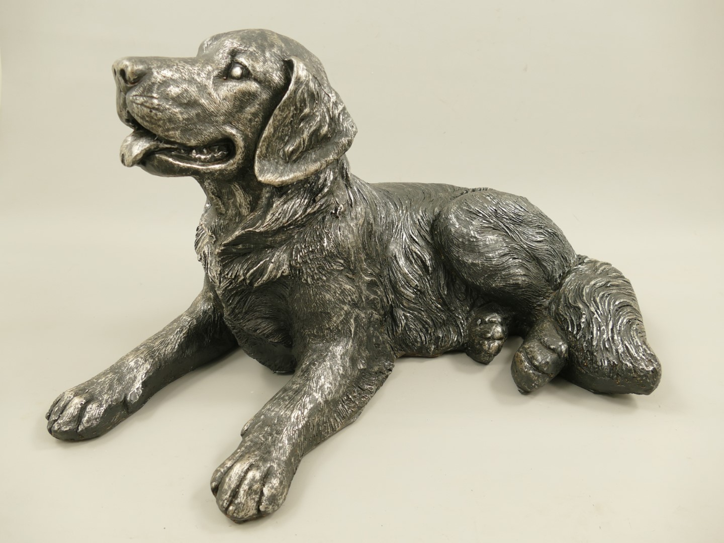 (*)Hund Kunststein(MGO) Grau farbig L.67cm