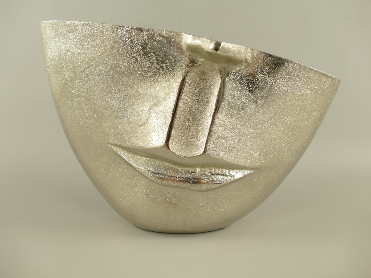 *ANG. Vase gesicht Alu vernickelt L.30cm