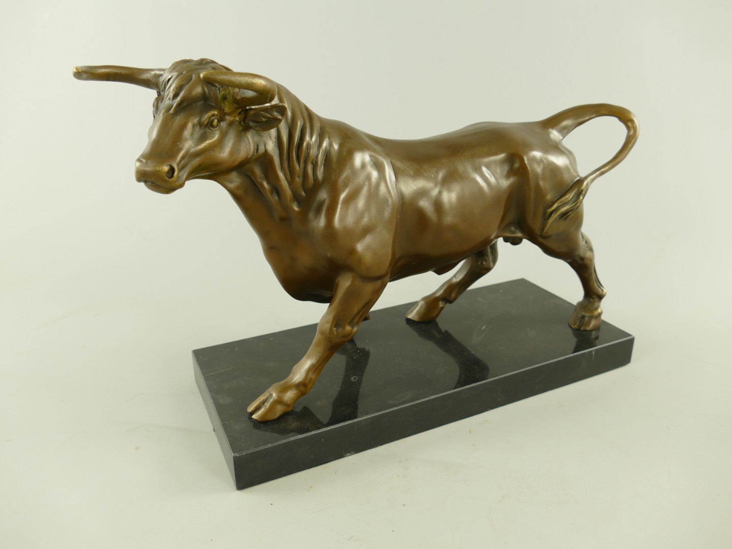 Figur Bronze Bülle L.38x27x16cm