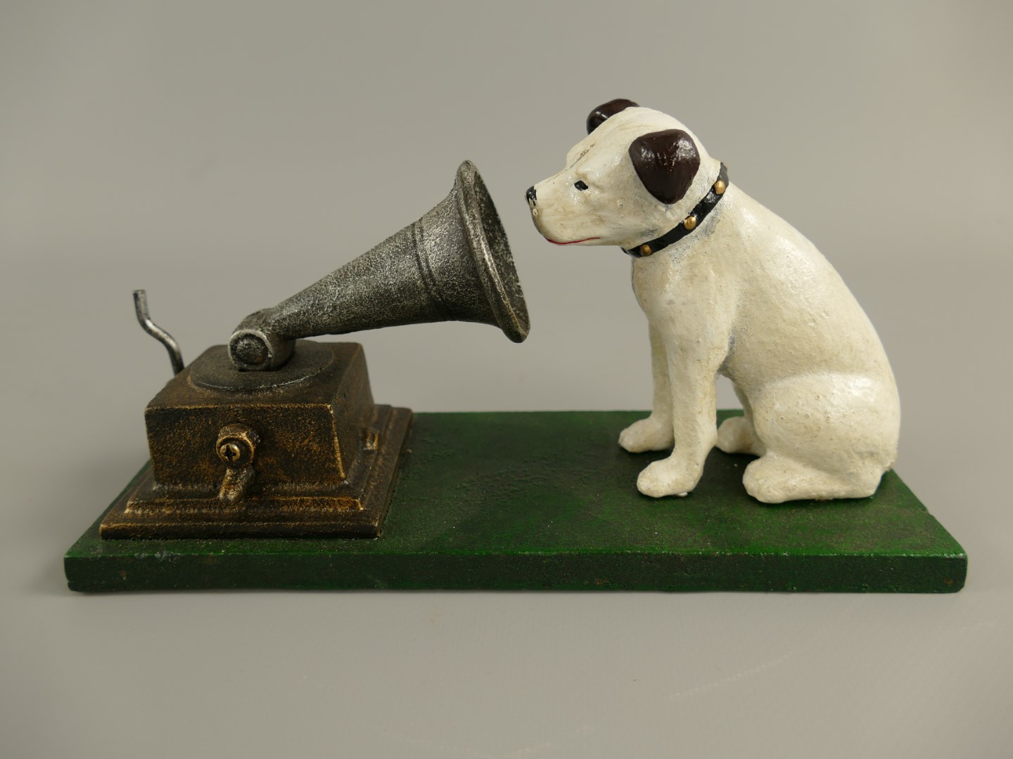 Hund Grammophon Eisen L.22x12cm